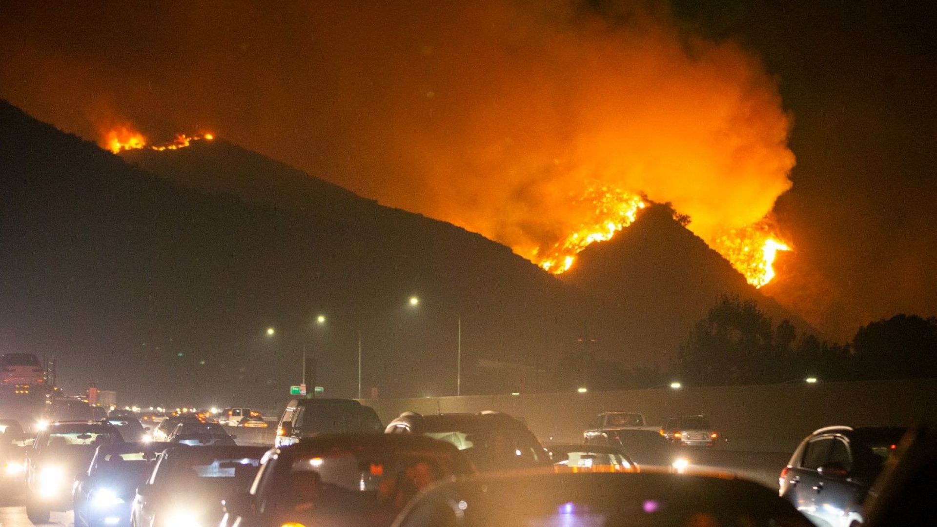 Около 2 5 милиона души в северната част на Калифорния са