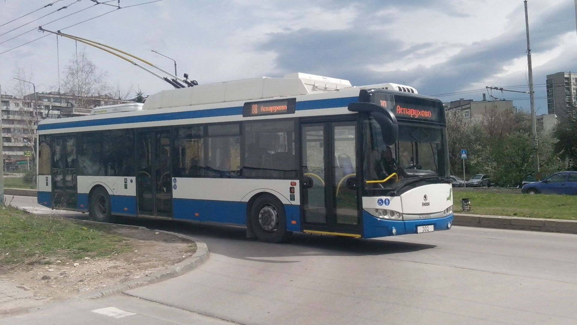 Дезинфекцират ежедневно градския транспорт във Варна