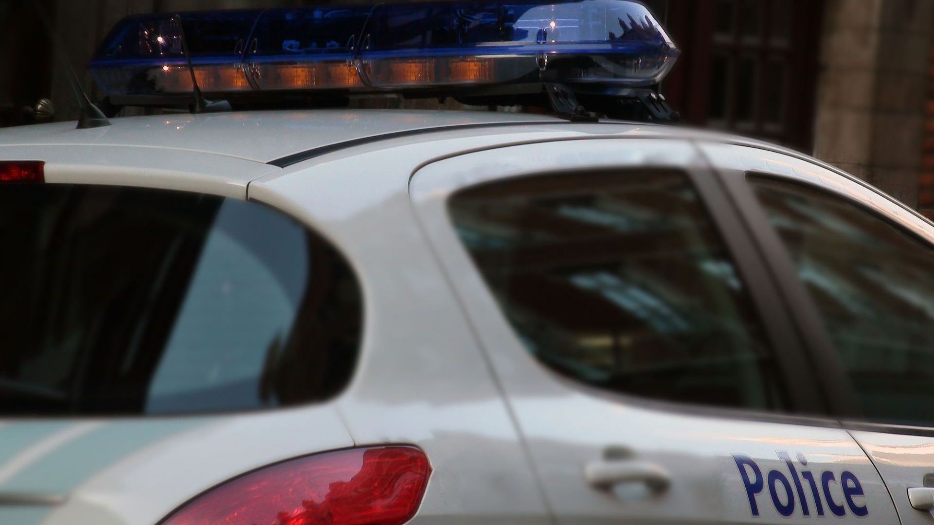 Белгийската полиция откри 12 мигранти в хладилен камион в зона