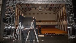 24 часа строят сцената на "Фантомът на операта" в Музикалния театър