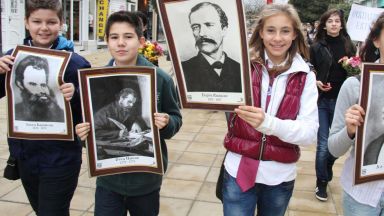 Днес е Денят на народните будители Посветен е на делото