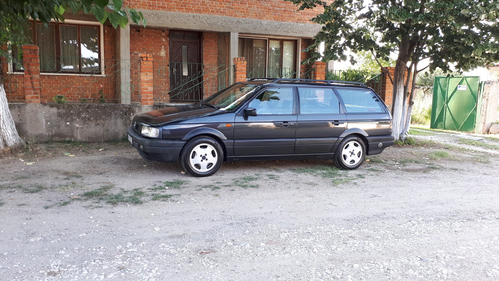 Продават уникален стар VW Passat в България