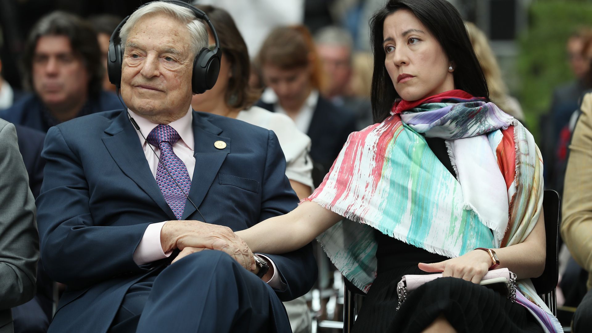 Джордж Сорос обяви че ще инвестира 1 милиард долара в