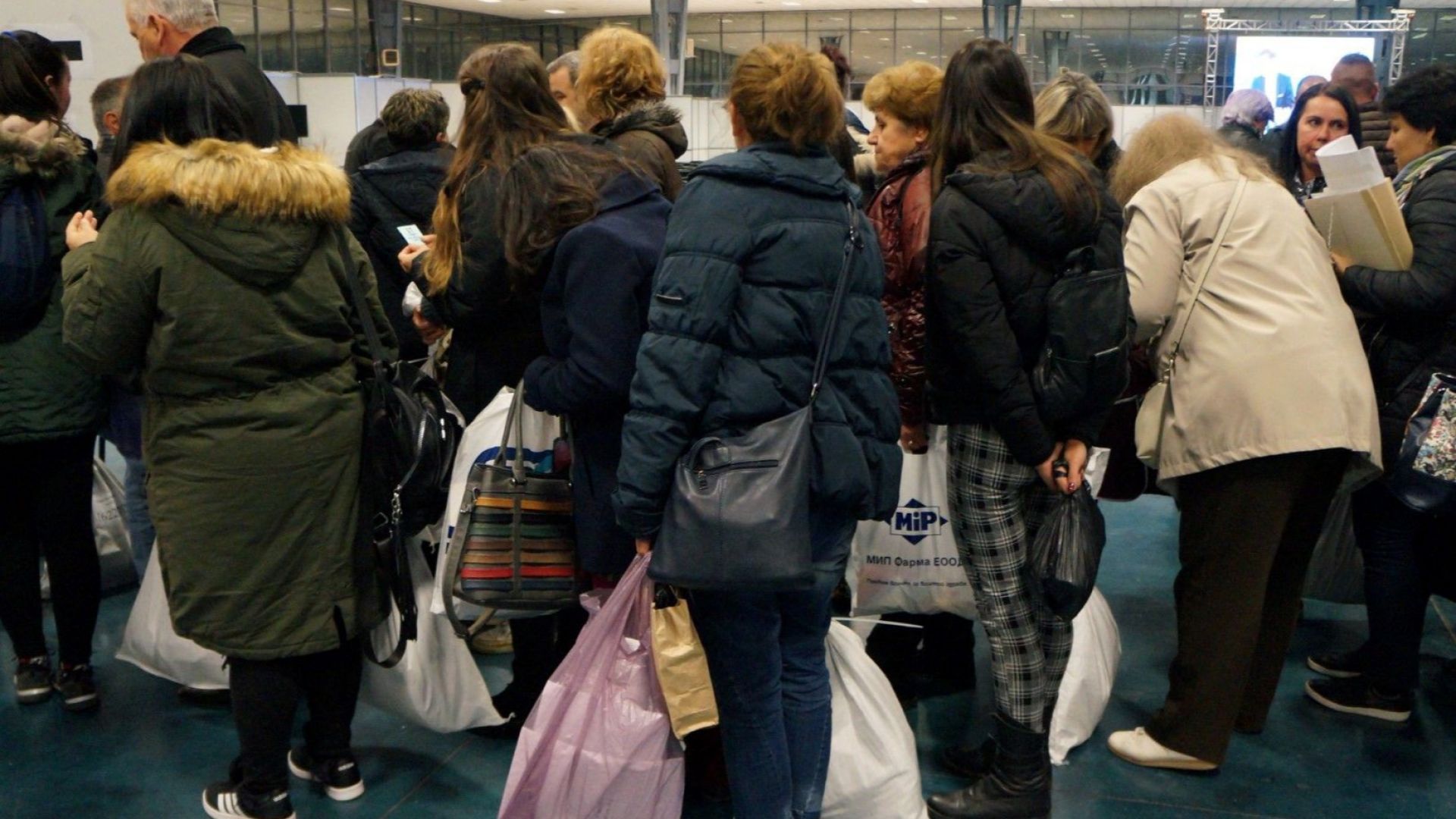 ГЕРБ побеждават на местните избори но има пропукване на хегемонията