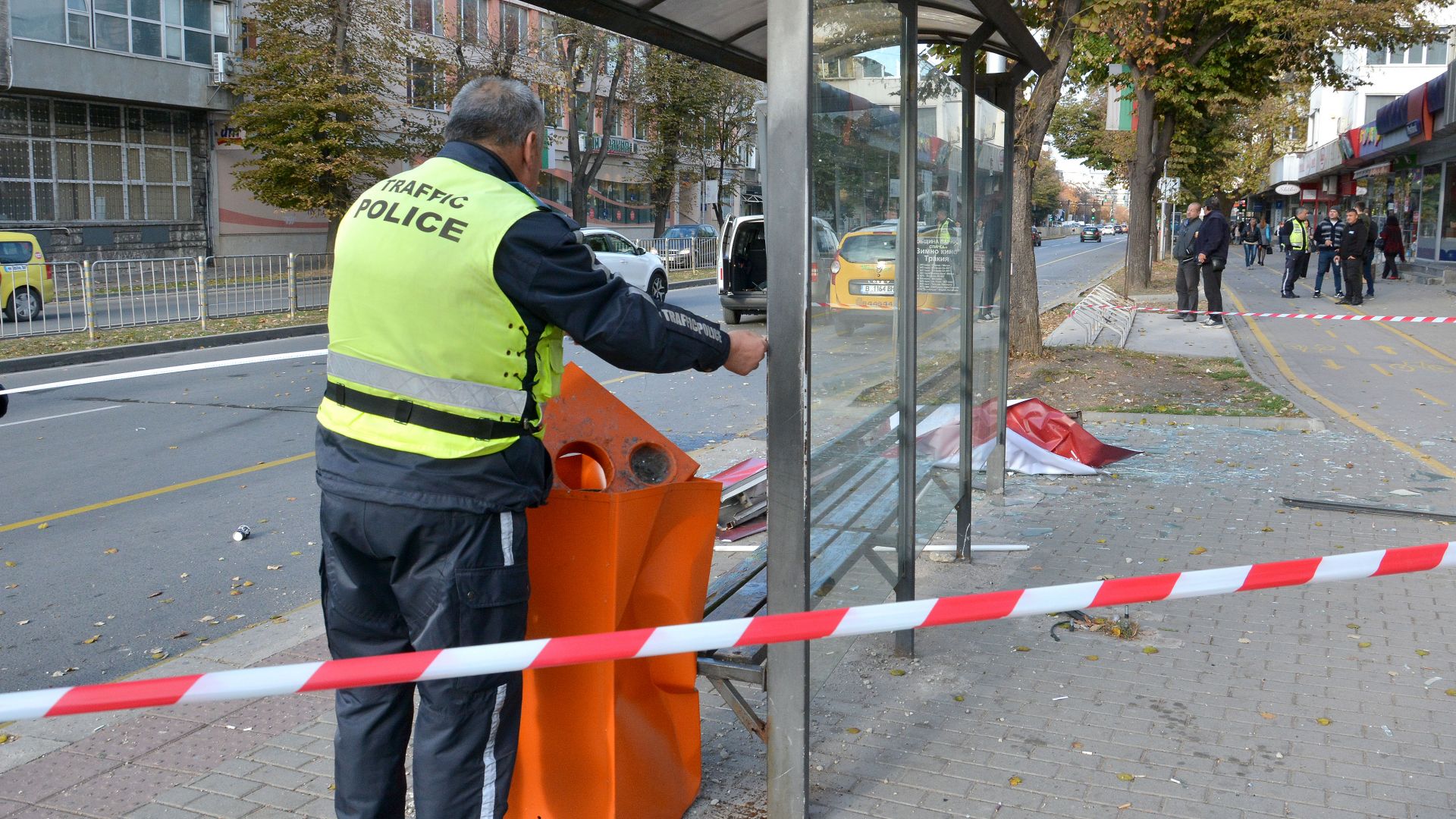 Двама от автобусната спирка са в кома след тежката катастрофа във Варна