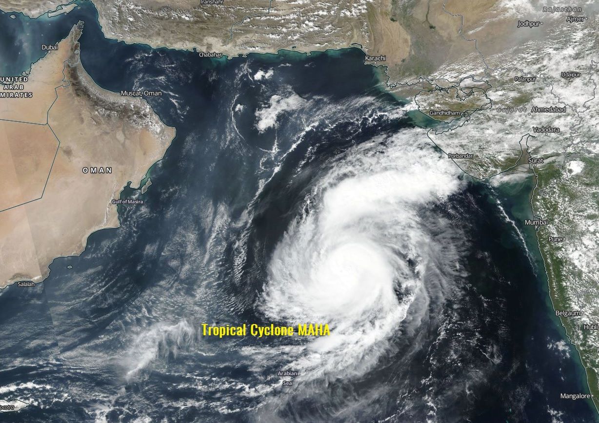 Тропическият циклон Маха удря Индия до дни