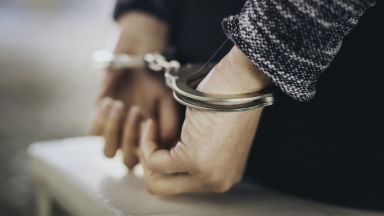 Задържаха педофил, блудствал с 11-годишно момиче в София