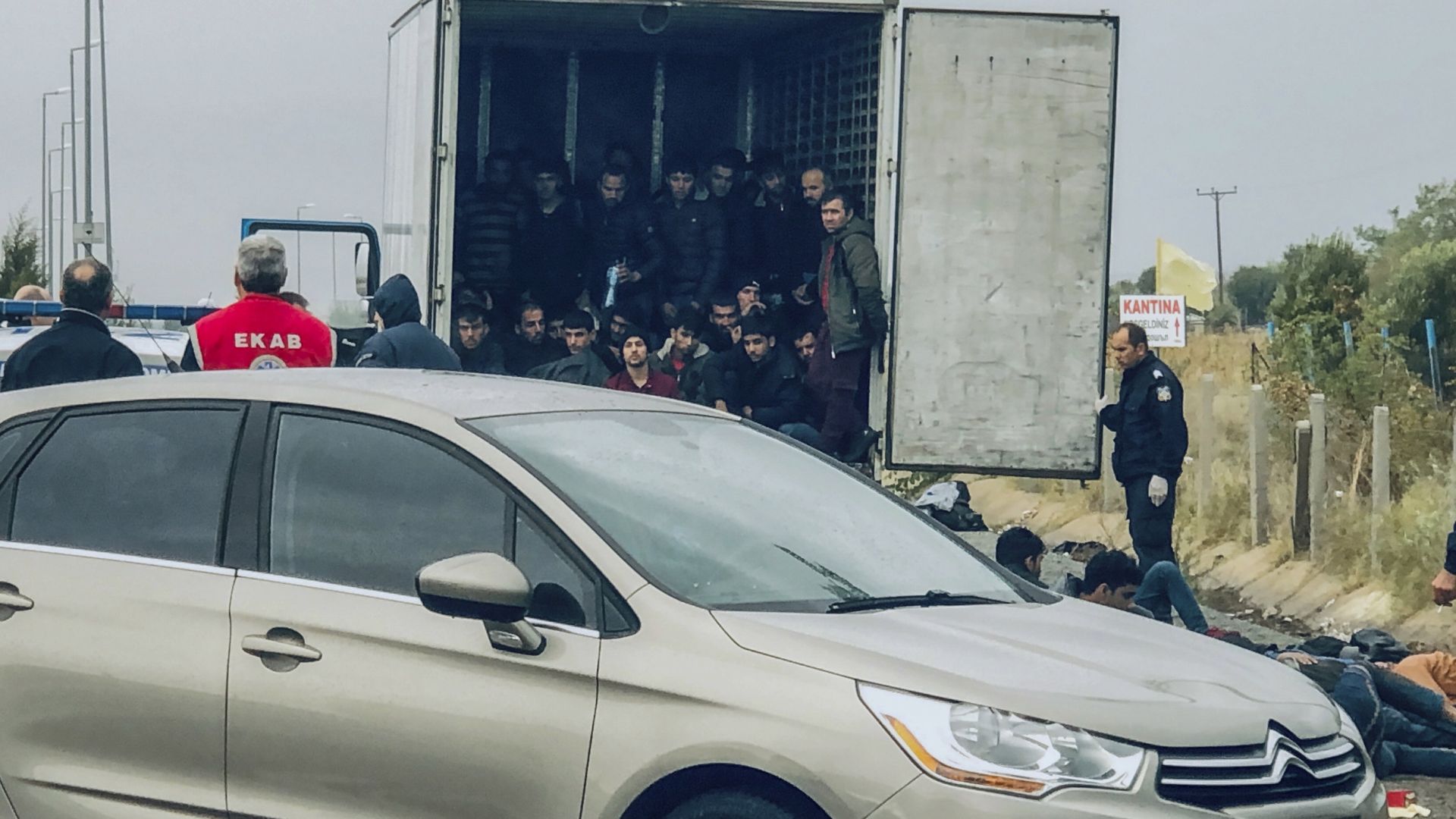 И камионът със задушаващи се мигранти, задържан в Гърция, е с българска регистрация