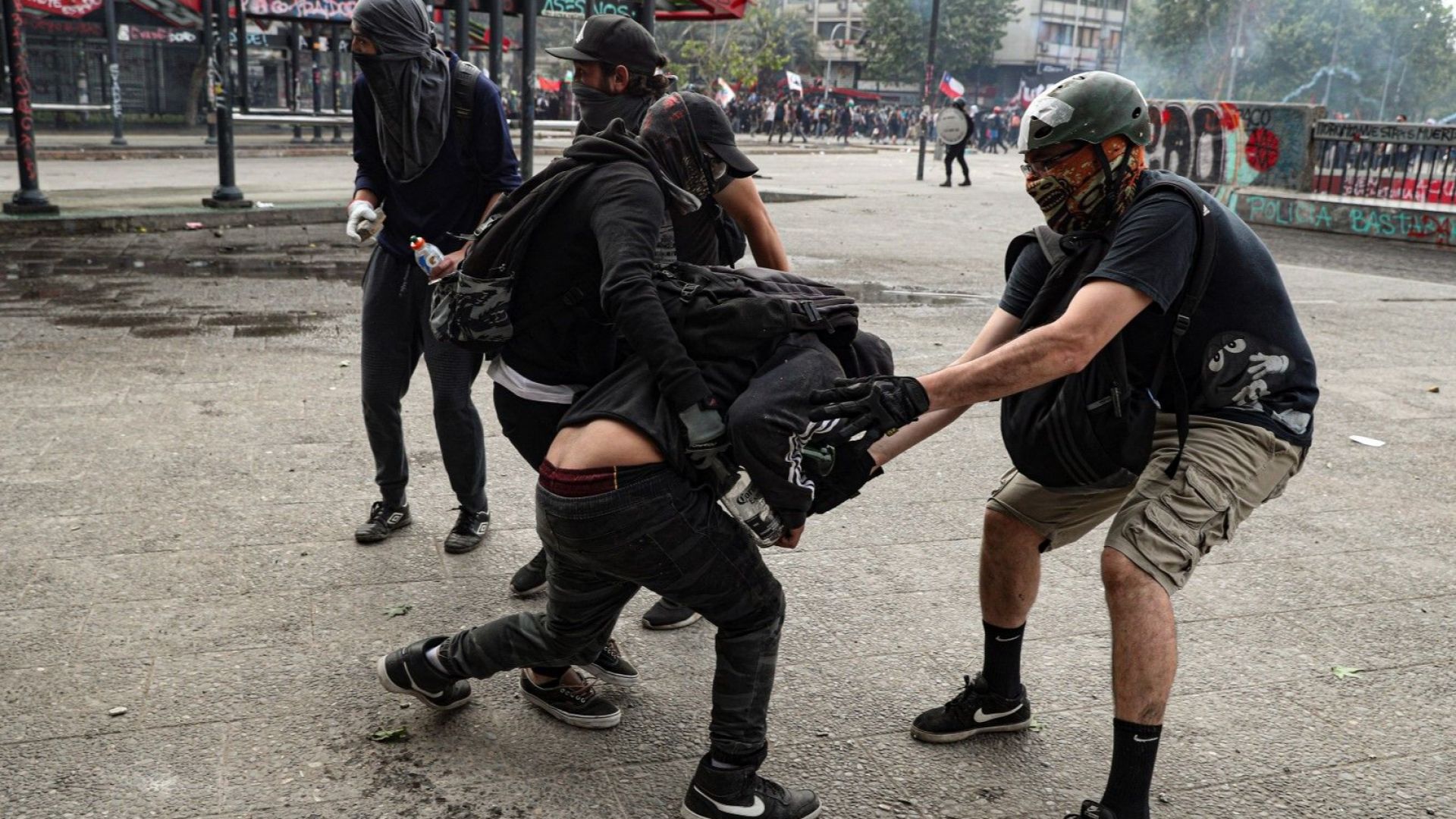 Силно земетресение разлюля снощи сградите в чилийската столица Сантяго докато