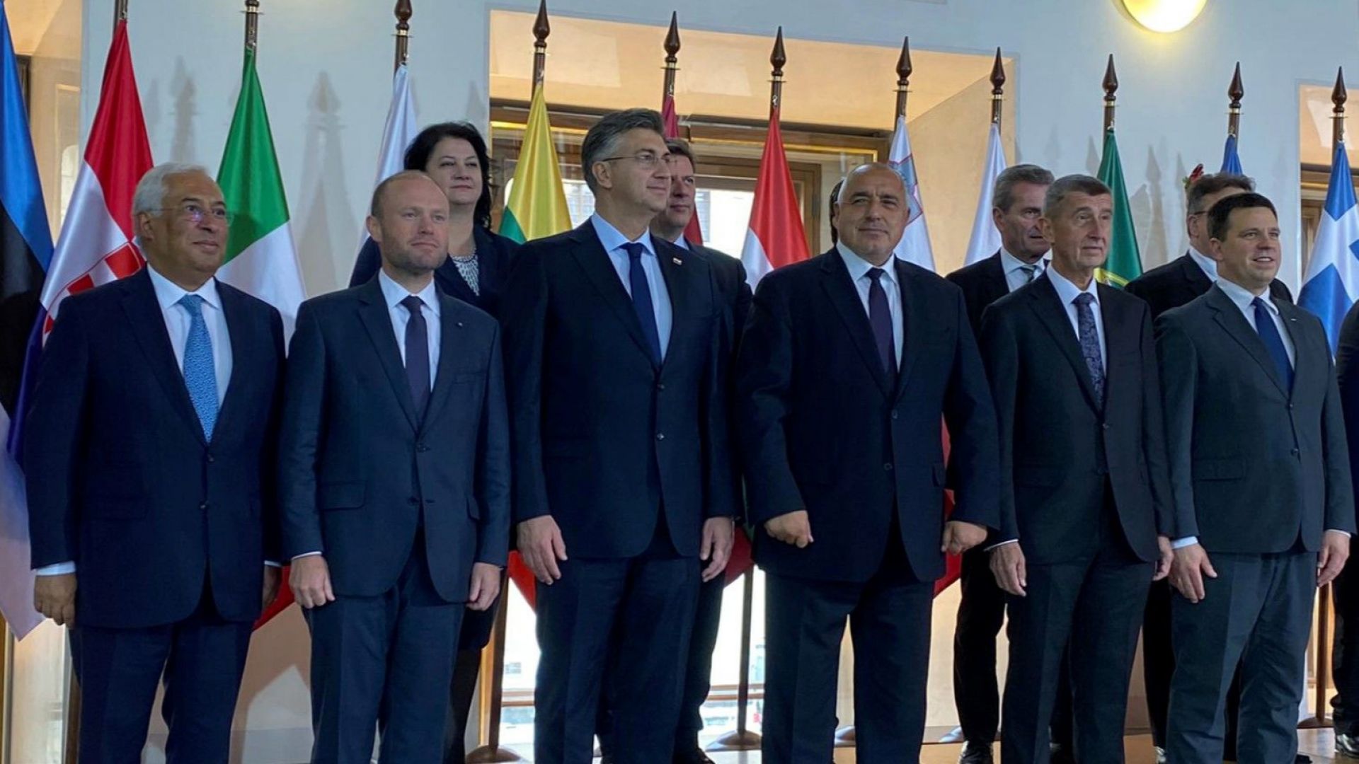 Амбициите на ЕС да бъде глобален лидер следва да бъдат