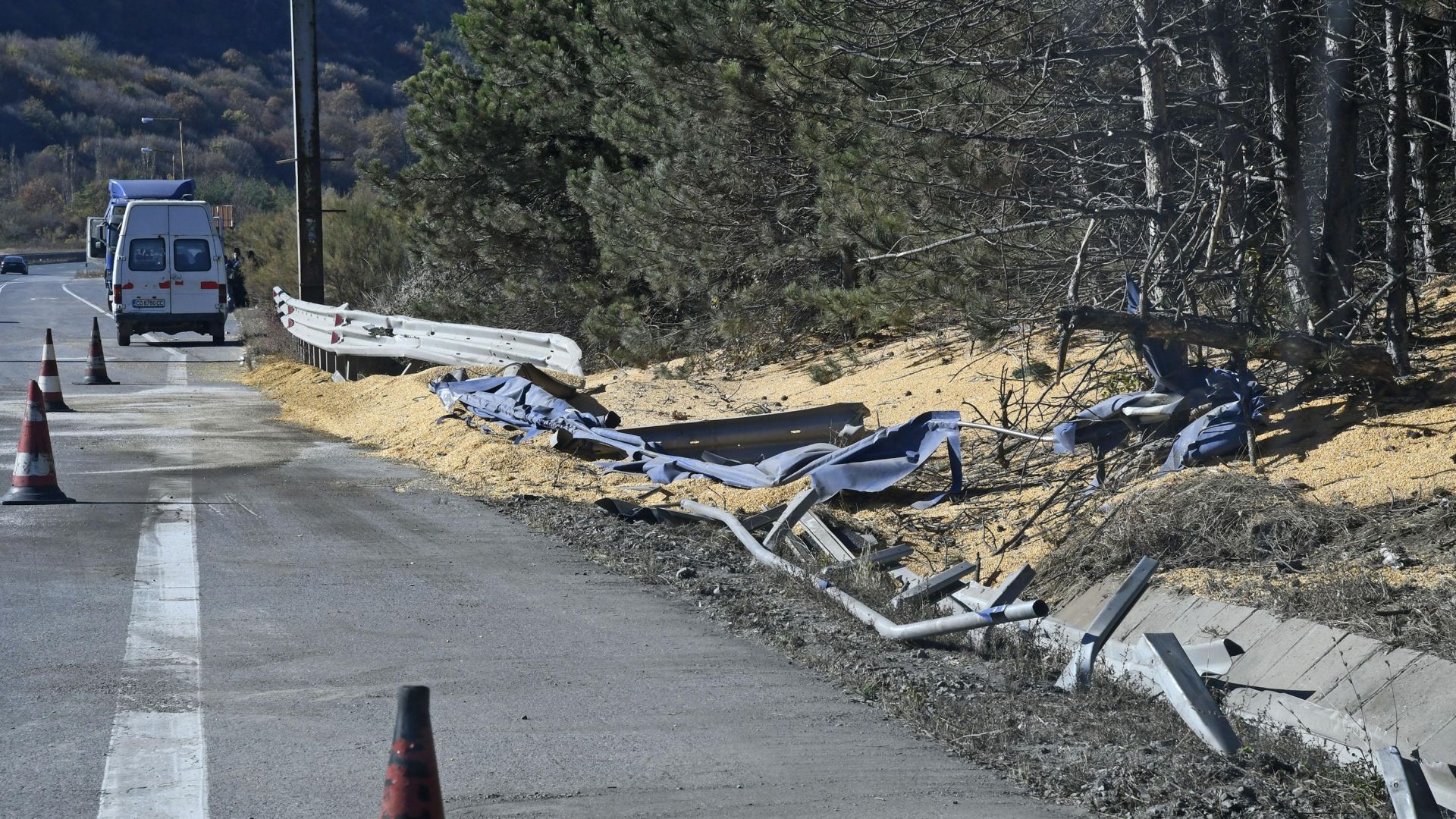Тежкотоварен автомобил се обърна на автомагистрала Хемус тази сутрин Инцидентът