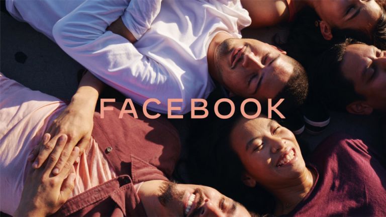 Facebook чества 15 години с ново лого