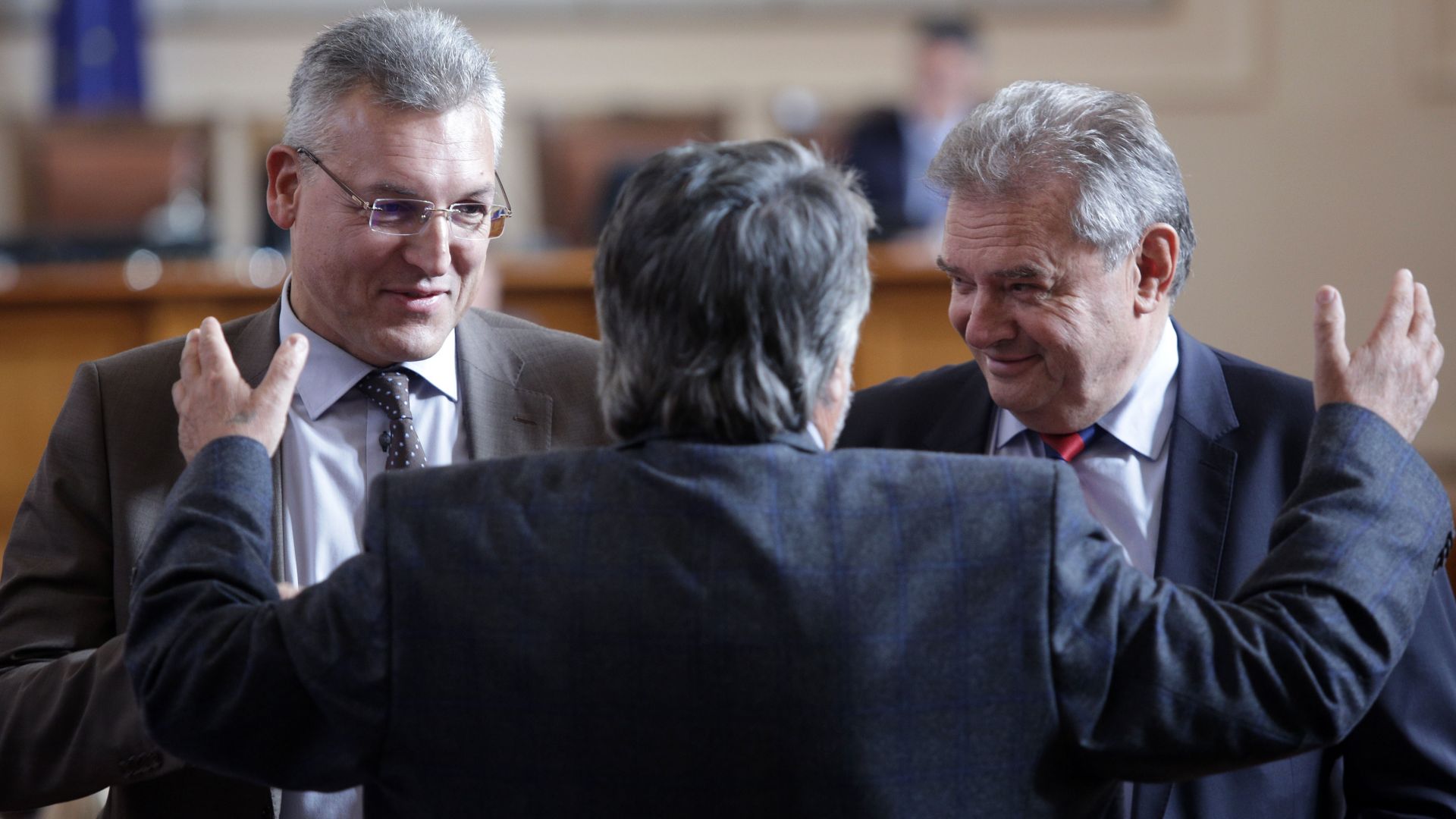 Парламентът който започна работа след ваканцията за изборите прие процедурни