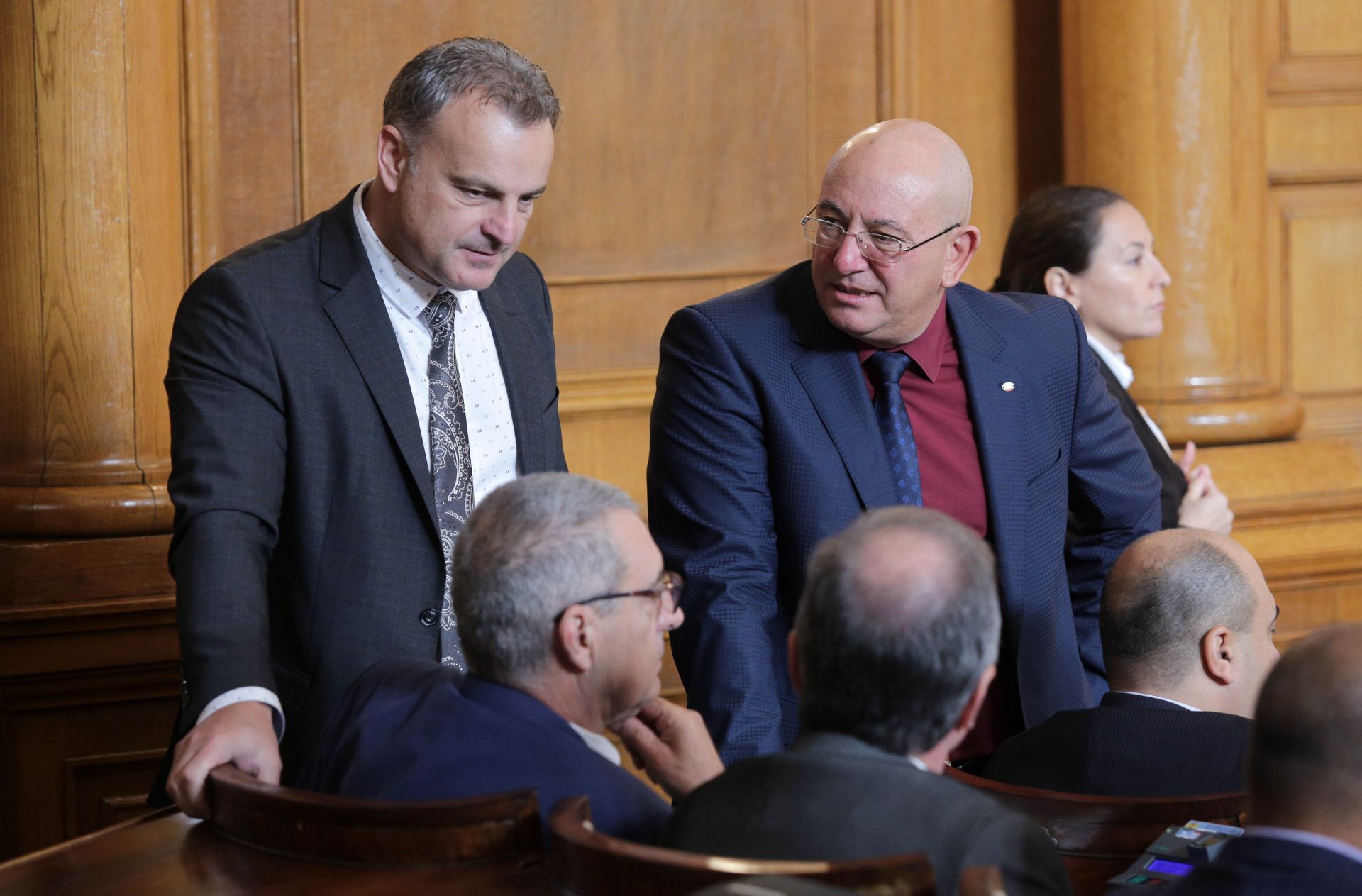 По време на редовното заседание на Парламента:  Емил Димитров,  Атанас Ташков (ляво) от ГЕРБ