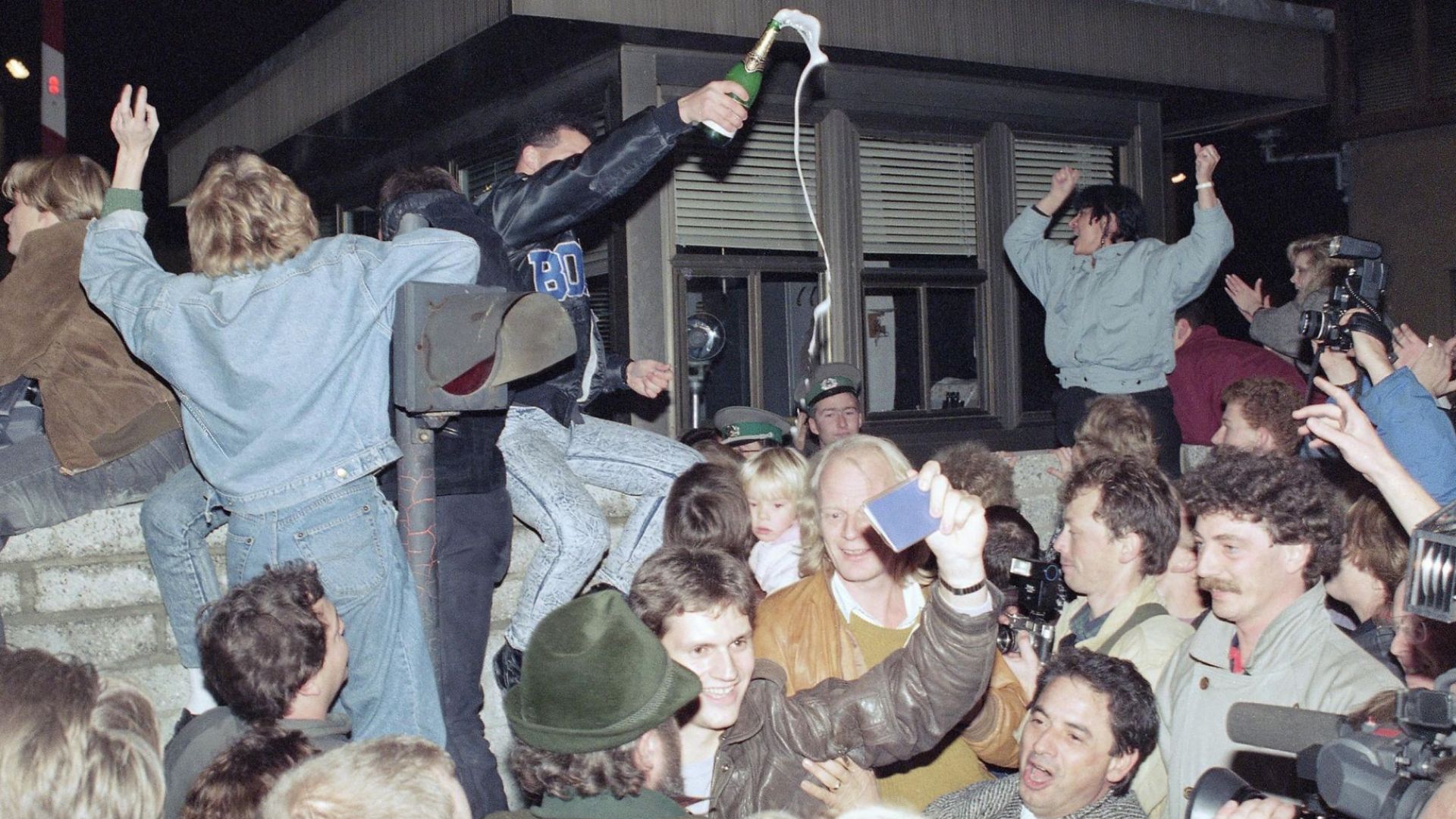 На 13 август през далечната 1961 година Берлин осъмва разделен