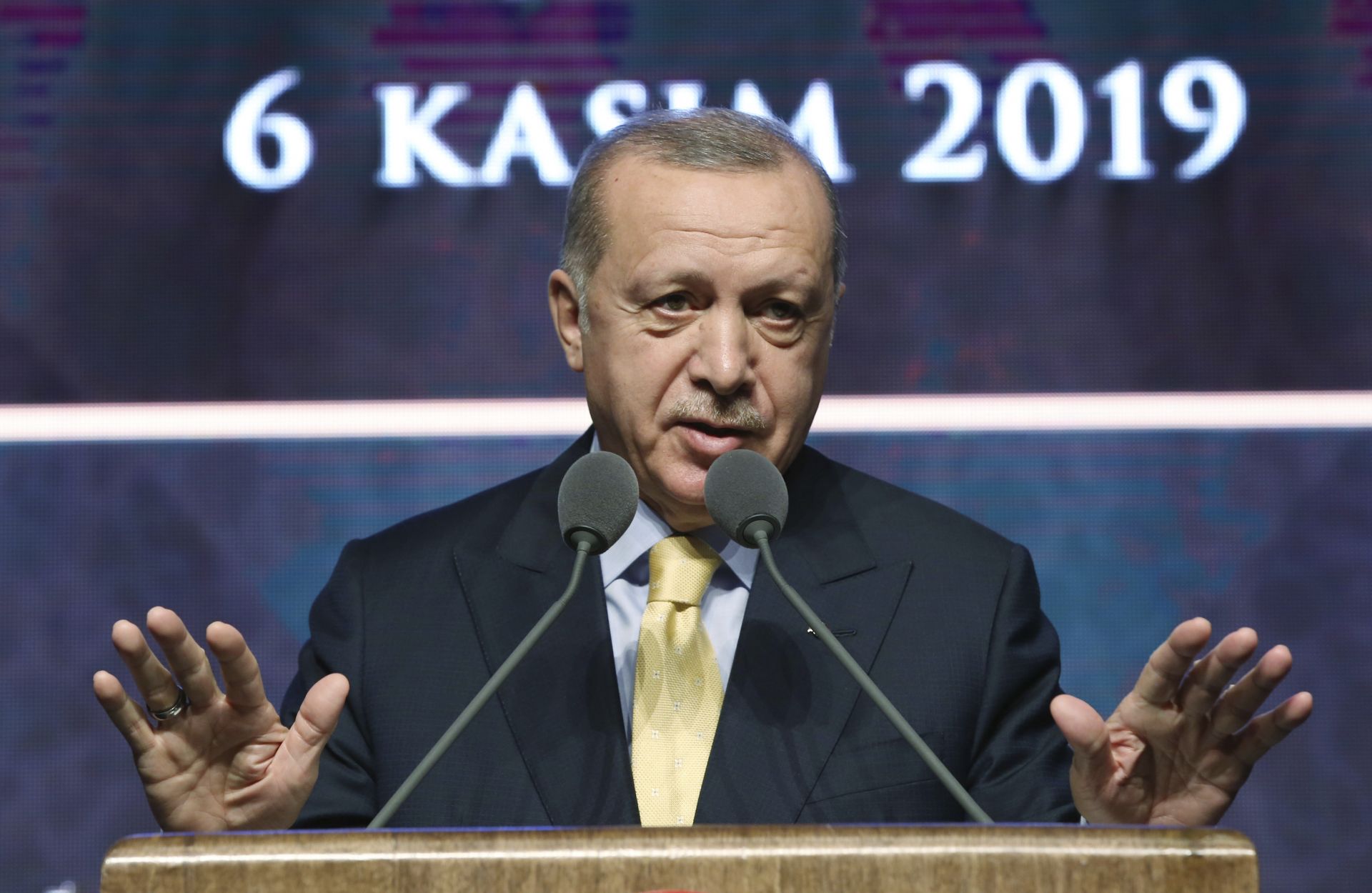 Ердоган обеща едноцифрени лихви и инфлация догодина