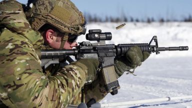 "Калашников" срещу H&K416: Кой е по-добър?
