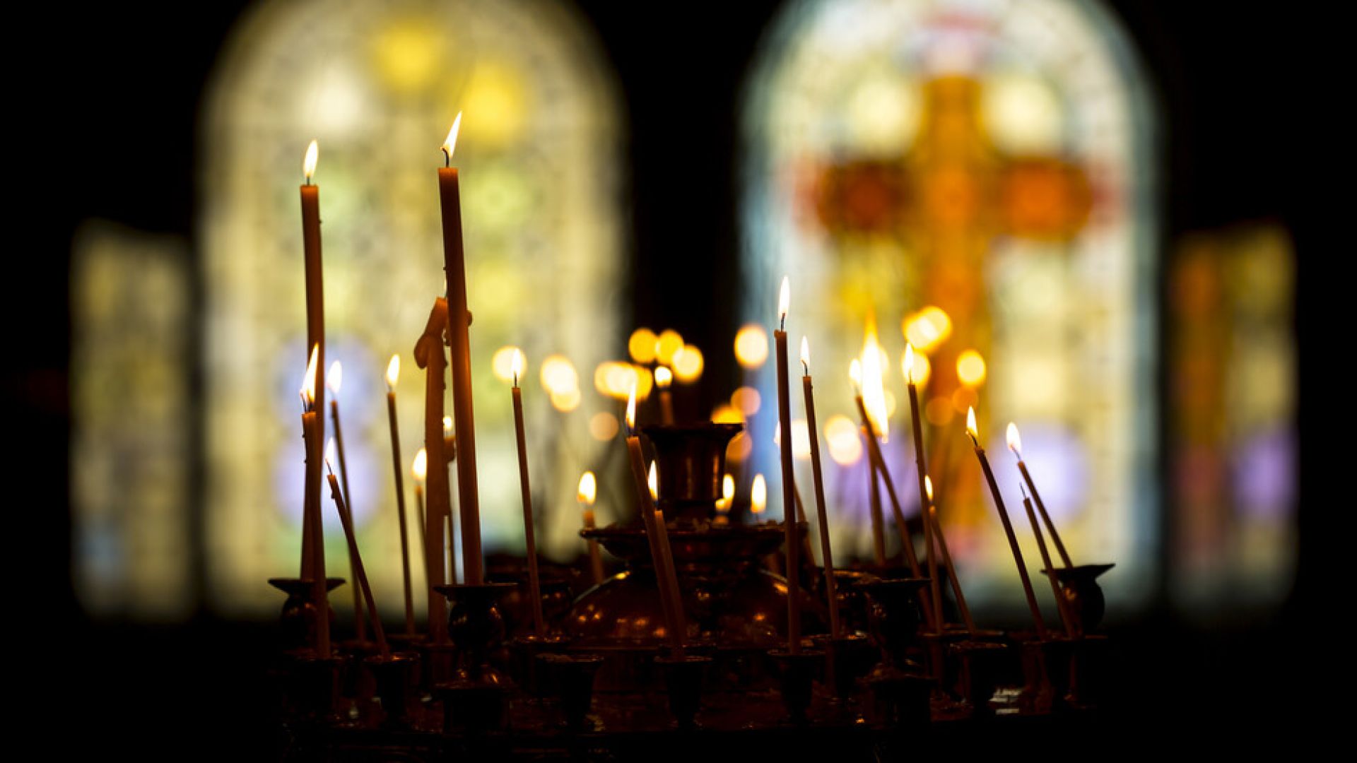 На 8 ноември църквата почита безплътните небесни сили Събор