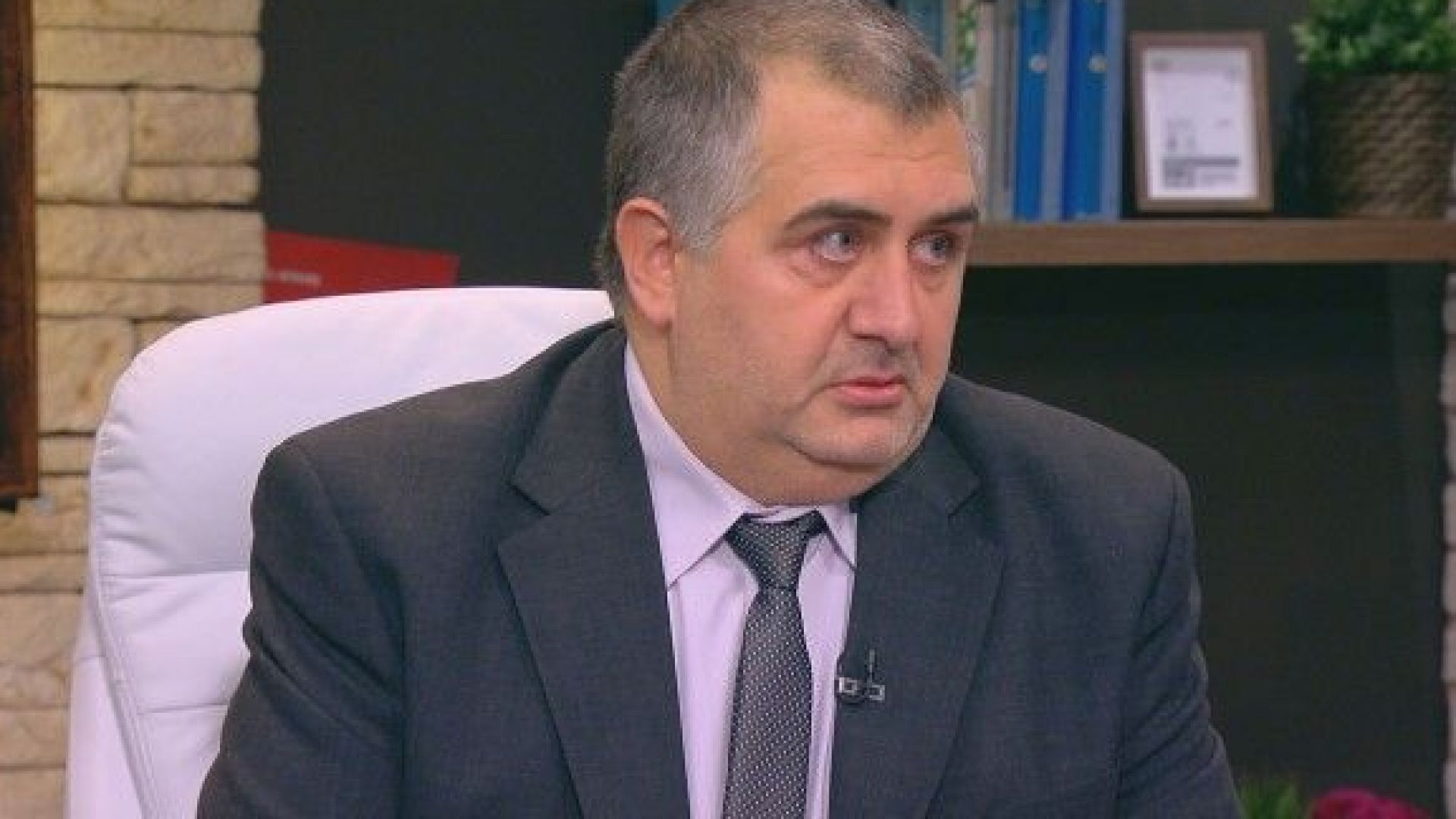 Родители се събират в подкрепа на Чавдар Георгиев пред столичното