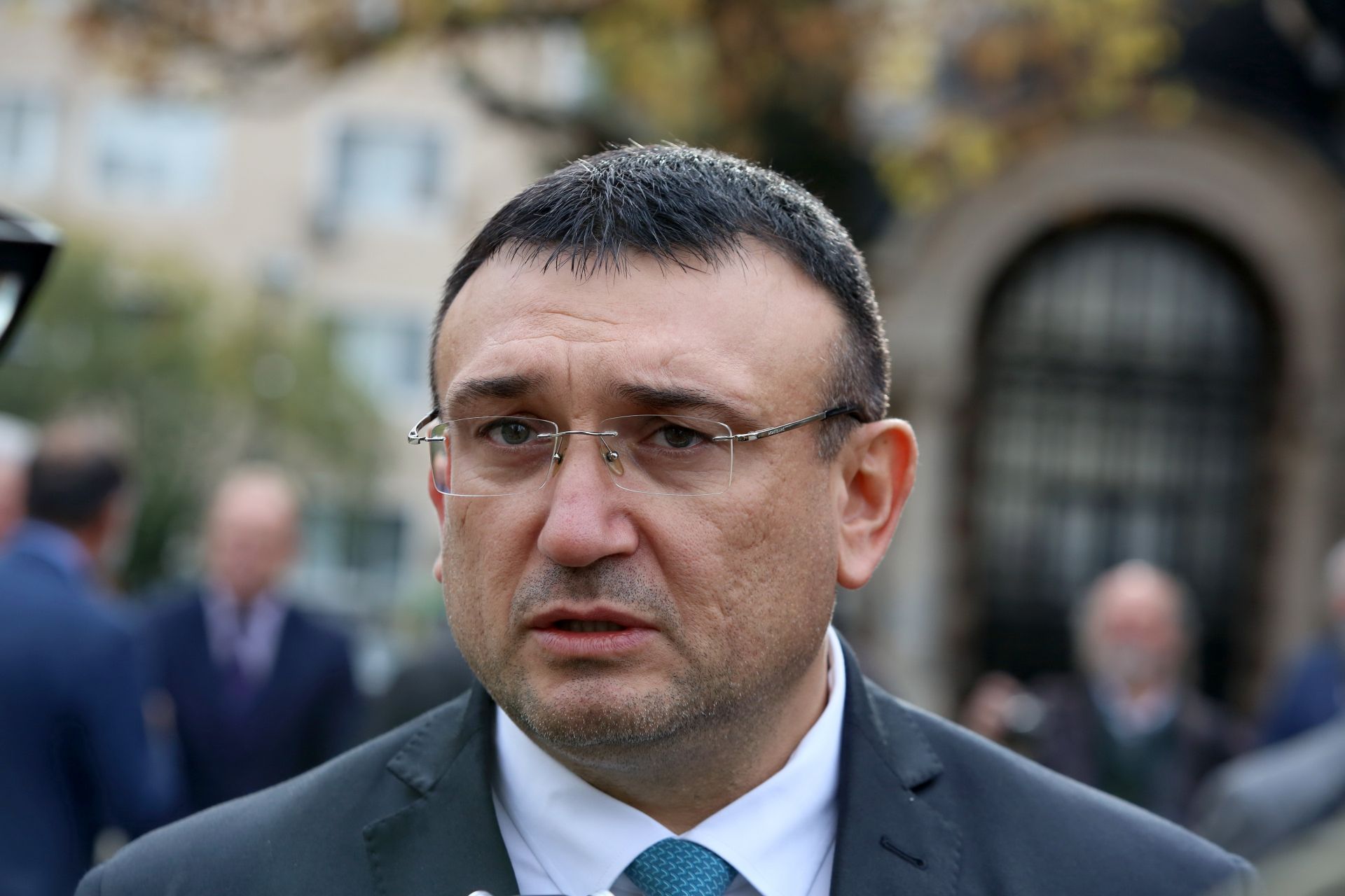 Младен Маринов беше категоричен, че мерките ще се прилагат само срещу хора, които се отклоняват от карантина