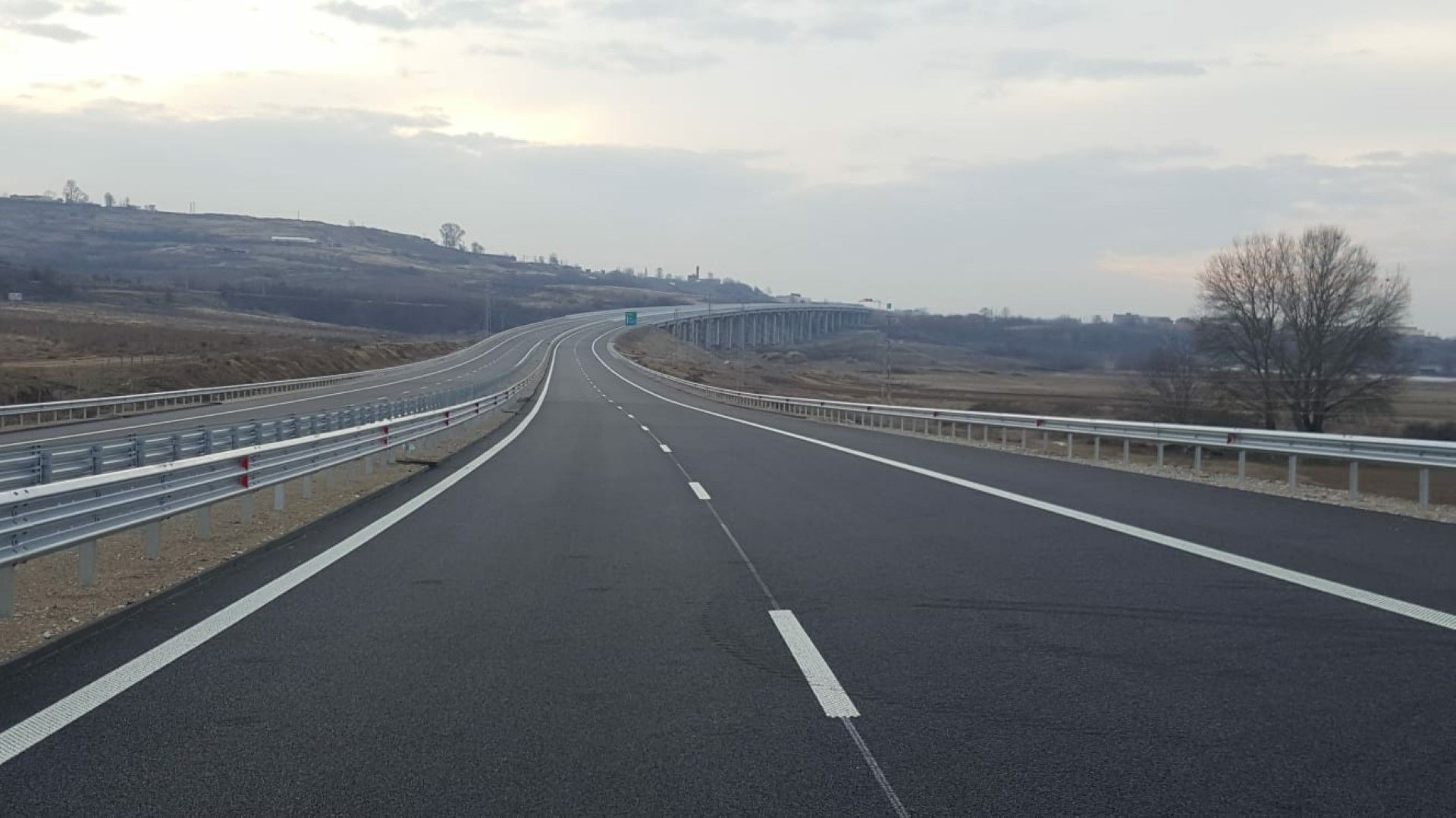 Снимка на пътен участък лот 3.3 от магистрала "Струма"