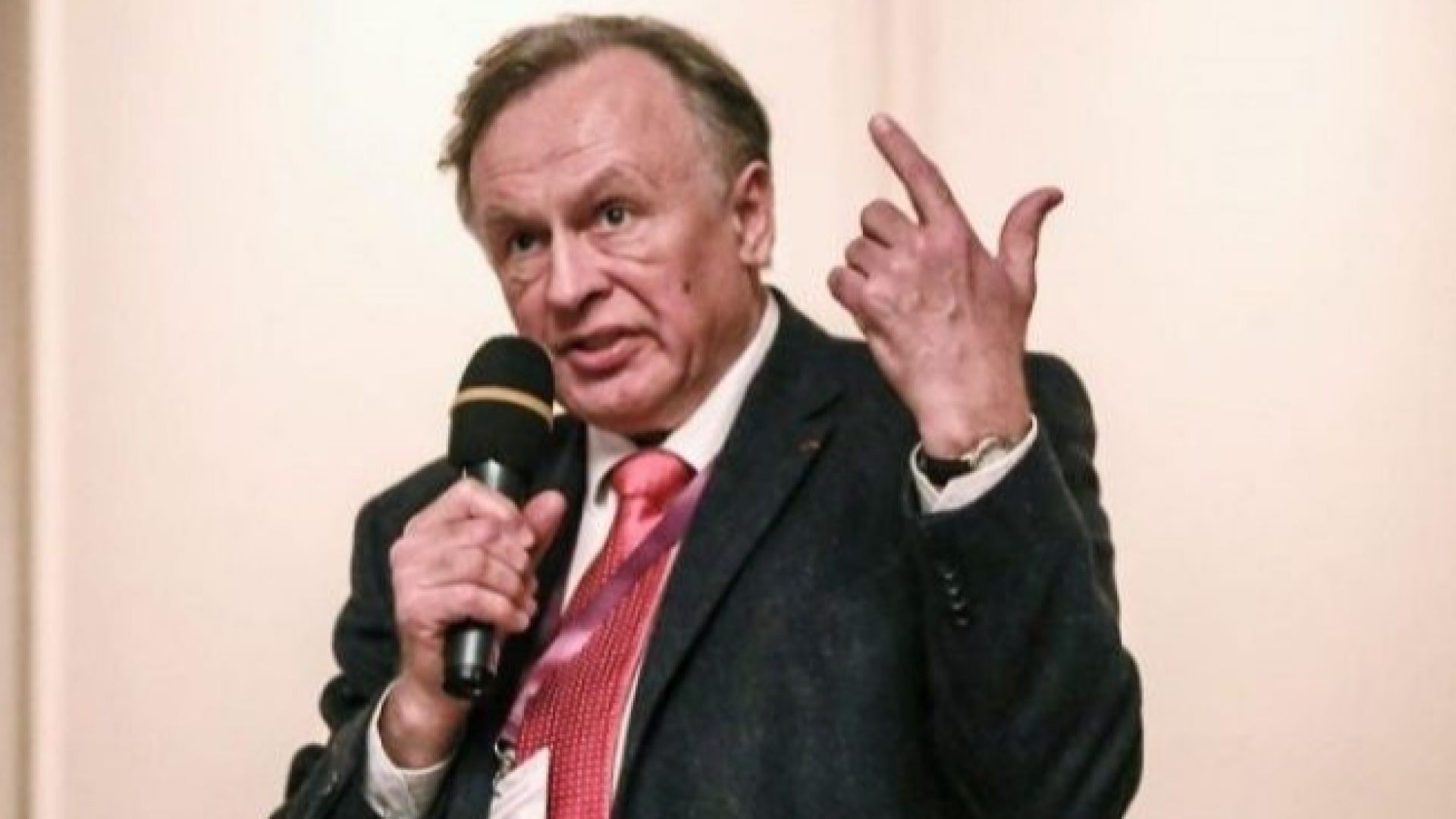 Световноизвестният историк от Санктпетербургския държавен университет СПДУ доц Олег