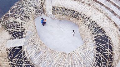 Зрелищен павилион, изработен изцяло от бамбук