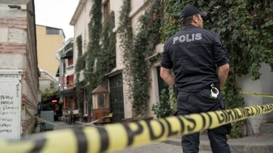 Пожар избухнал в 13 етажен жилищен блок в южния град