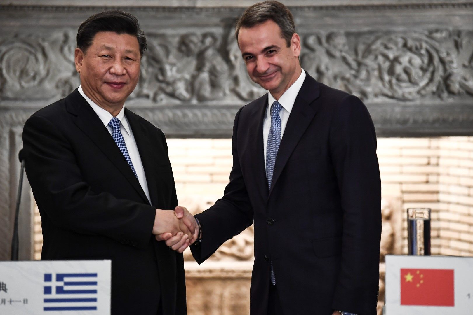 Китайският президентд Си Цзинпин гостува на гръцкия министър-председател Кириакос Мицотакис