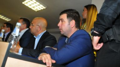 Адвокатът на несебърския кмет: Моят клиент няма да напусне и да избяга от страната