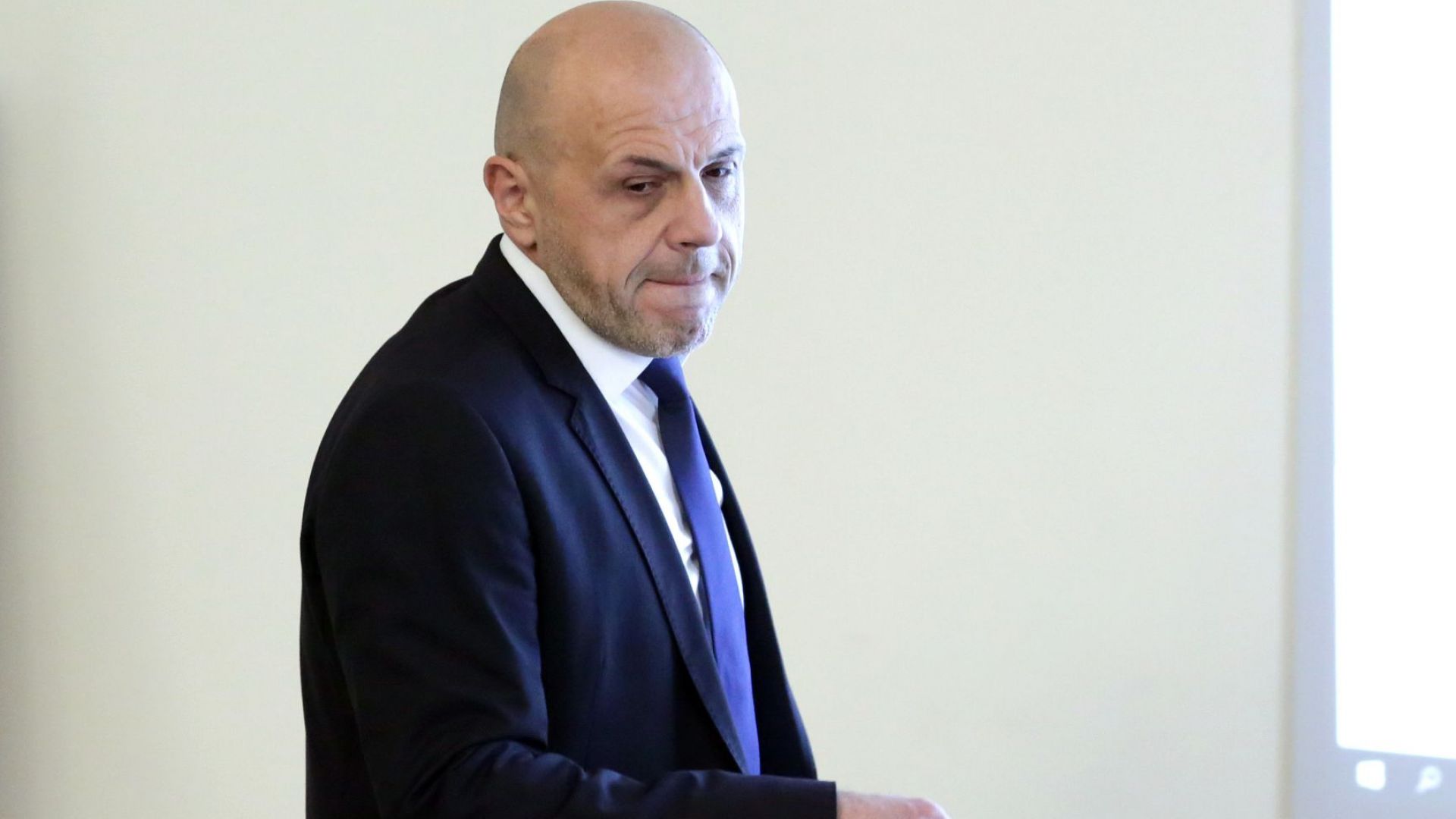 Във връзка с предложения информации спекулации и коментари ви уведомявам