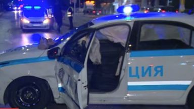 Включените сирени не спасиха патрулка: Полицаи в болница след катастрофа в Горубляне 