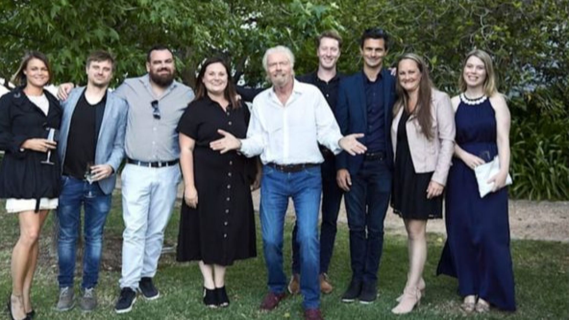 Британският милиардер Ричард Брансън поднесе извиненията си за свой туит