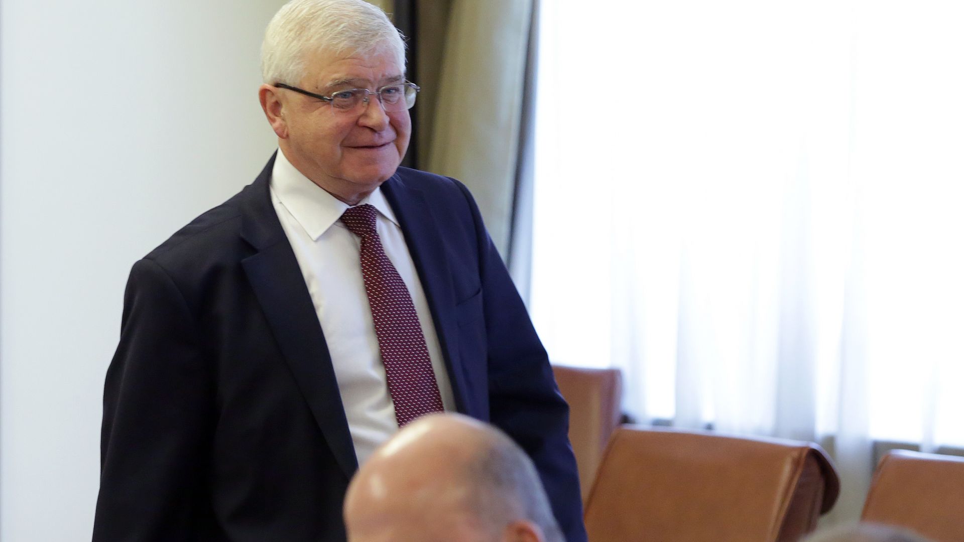 И частните болници да бъдат задължени да правят обществени поръчки