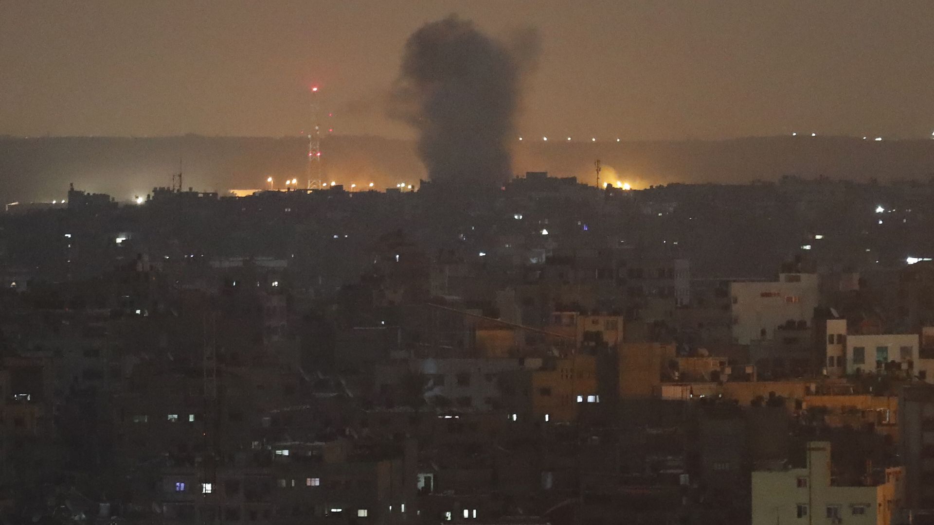 Прекратиха огъня в ивицата Газа след поредна нощ на тежък обстрел