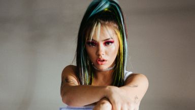 Dara със страхотно ново парче