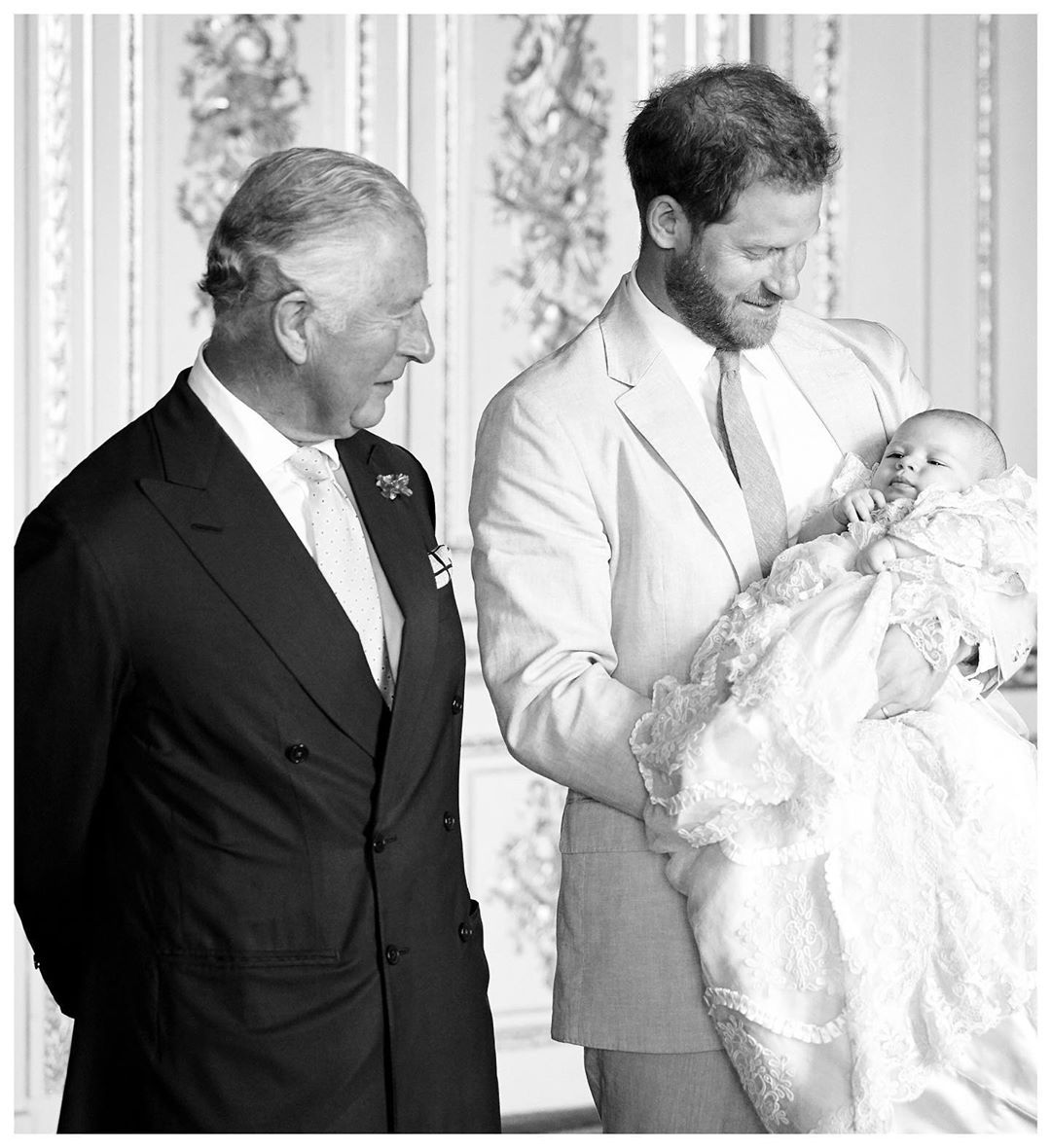 принц Чарлз, принц Хари и синът му Арчи