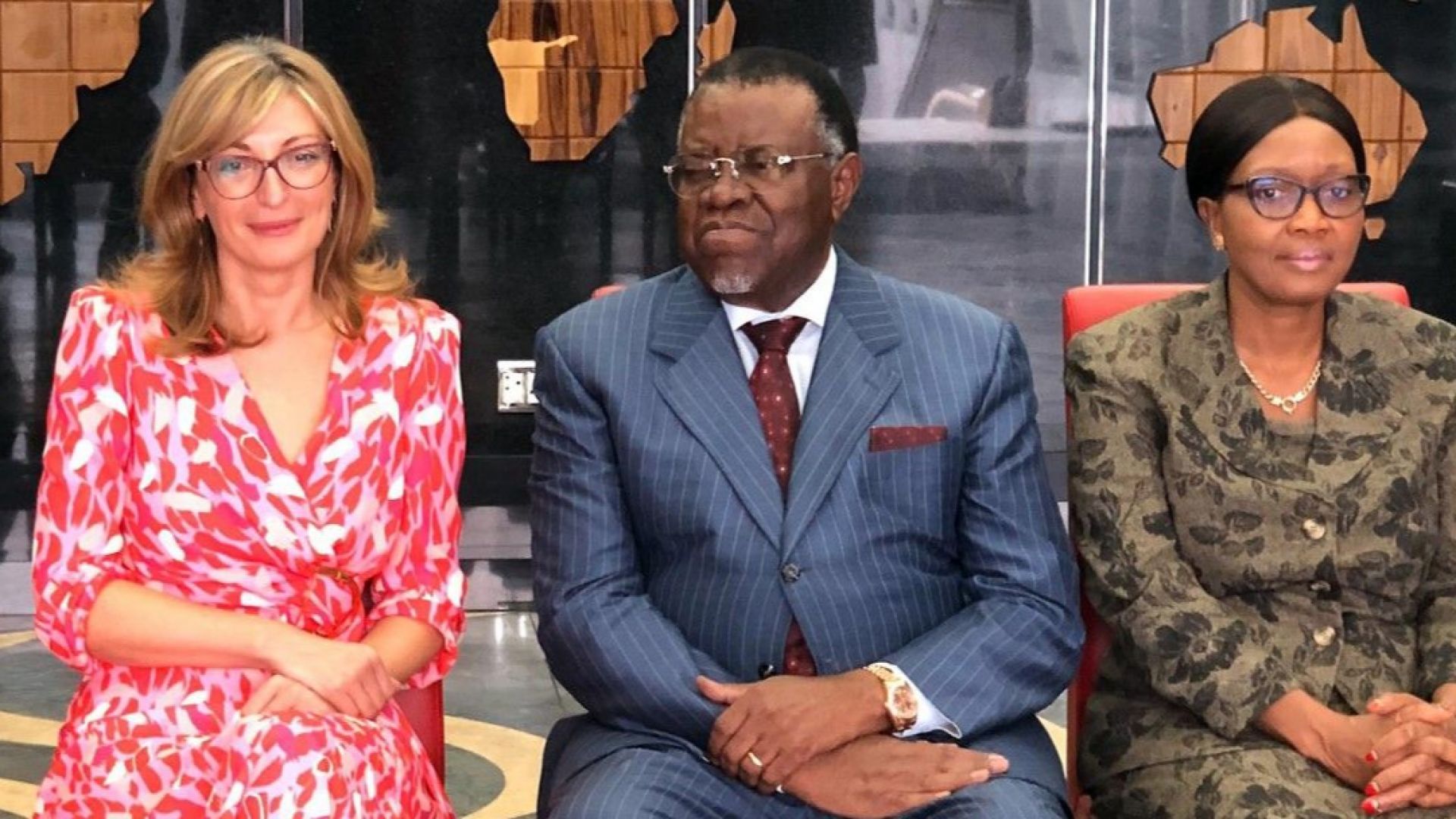 Заместник министър председателят и министър на външните работи Екатерина Захариева пристигна