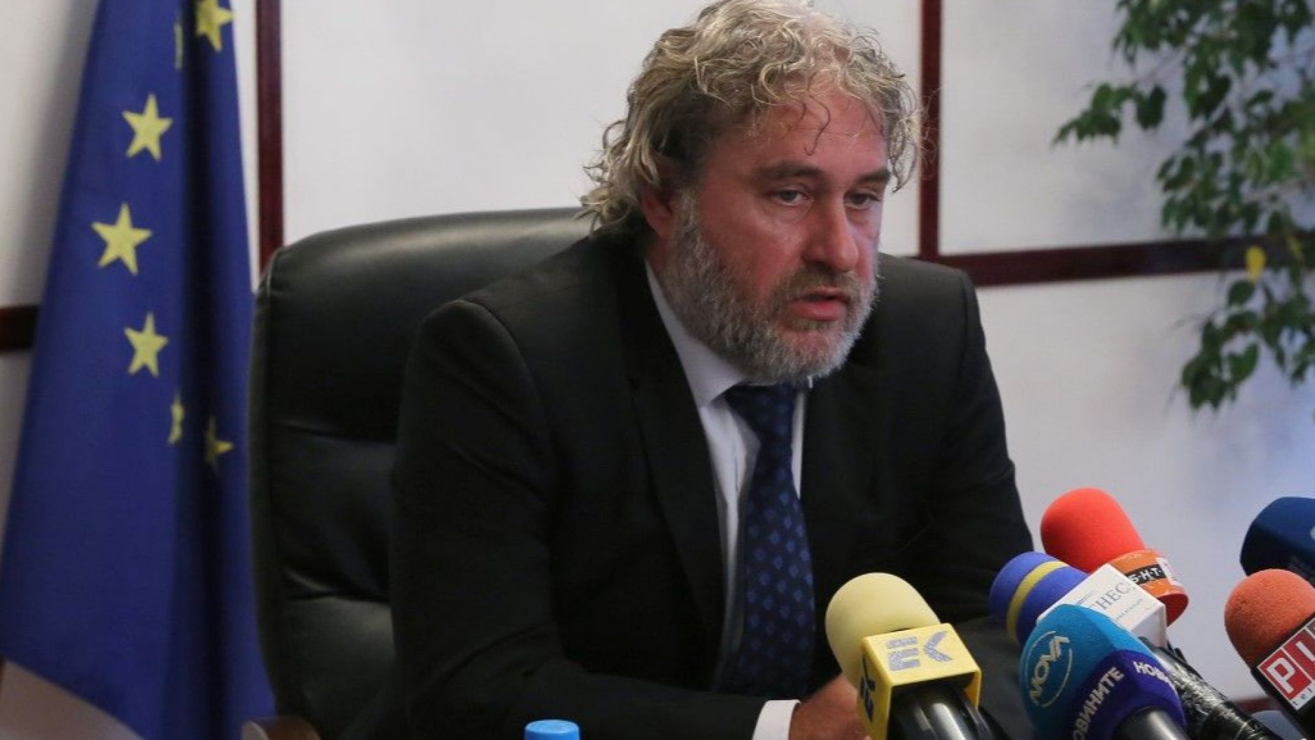 Това е лична гадна мръсна вендета която иска да удари