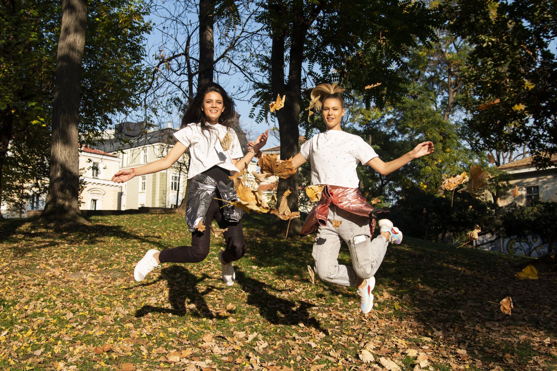 Ива и Велислава Костадинови