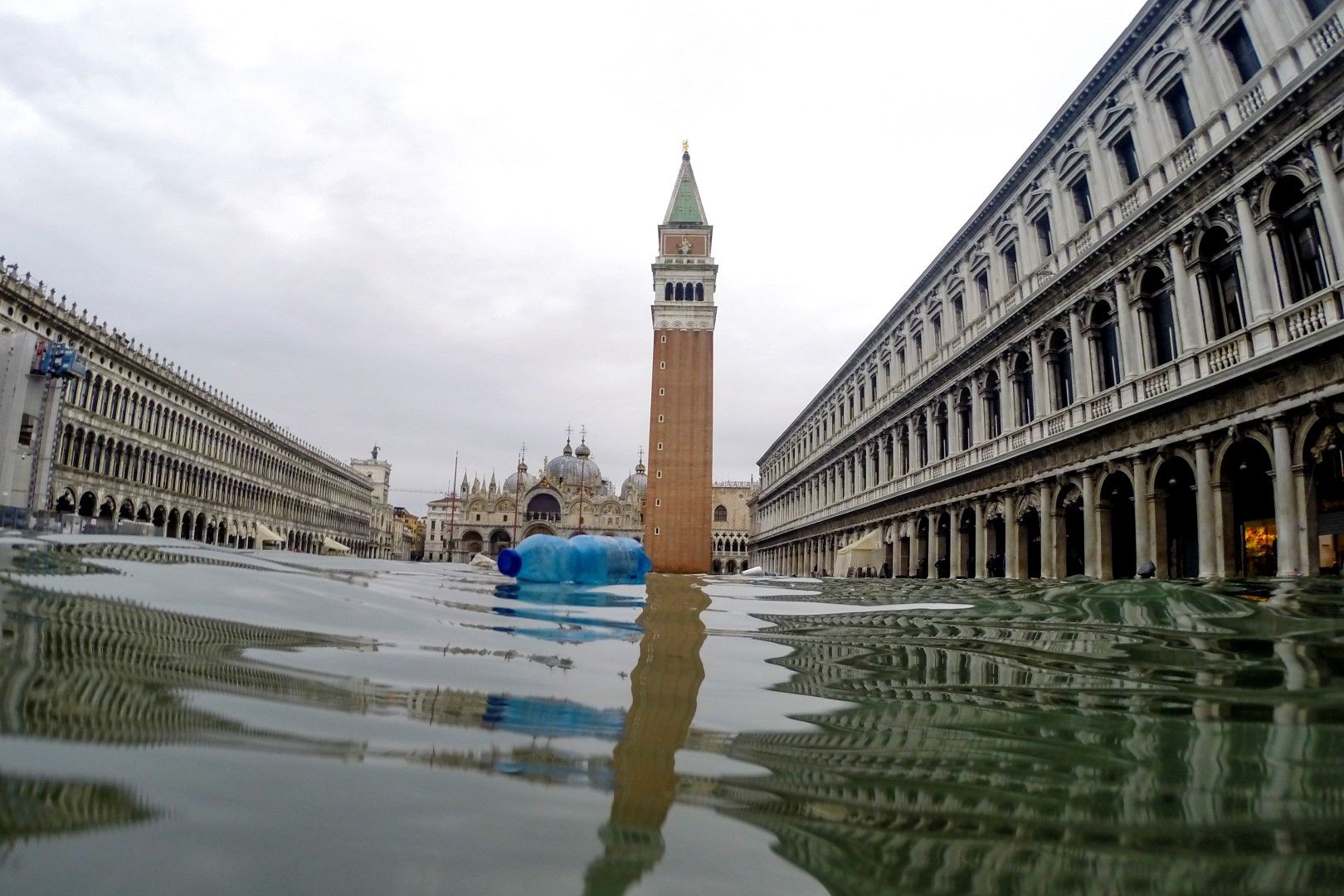 Наводненият през миналия декември площад "Сан Марко" във Венеция