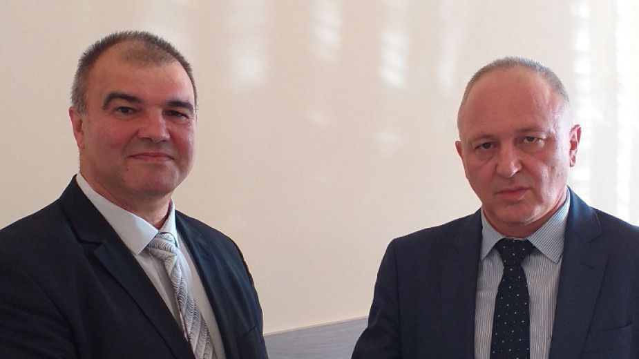  Красимир Конов (вляво) и апелативният прокурор Владимир Чавдаров