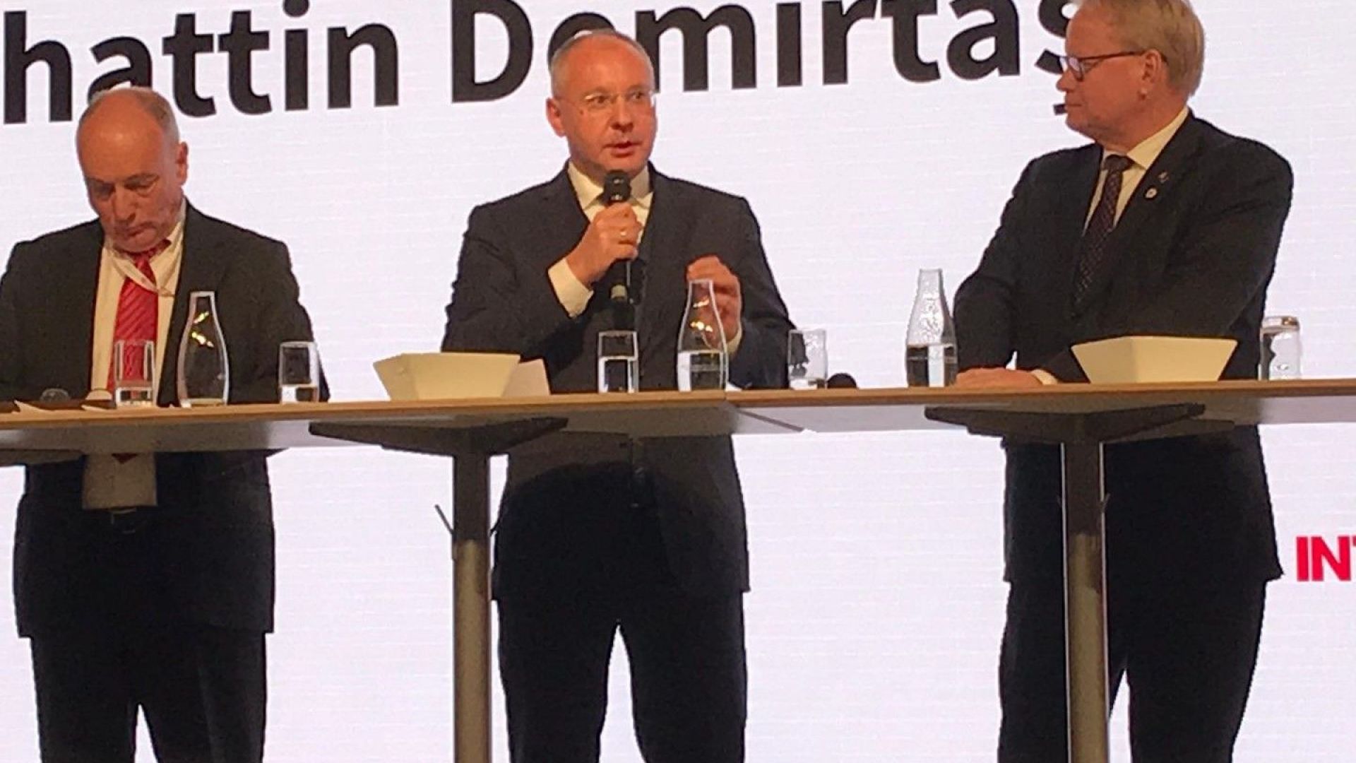 Солидарност и интернационализъм това е ДНК то на левицата Те