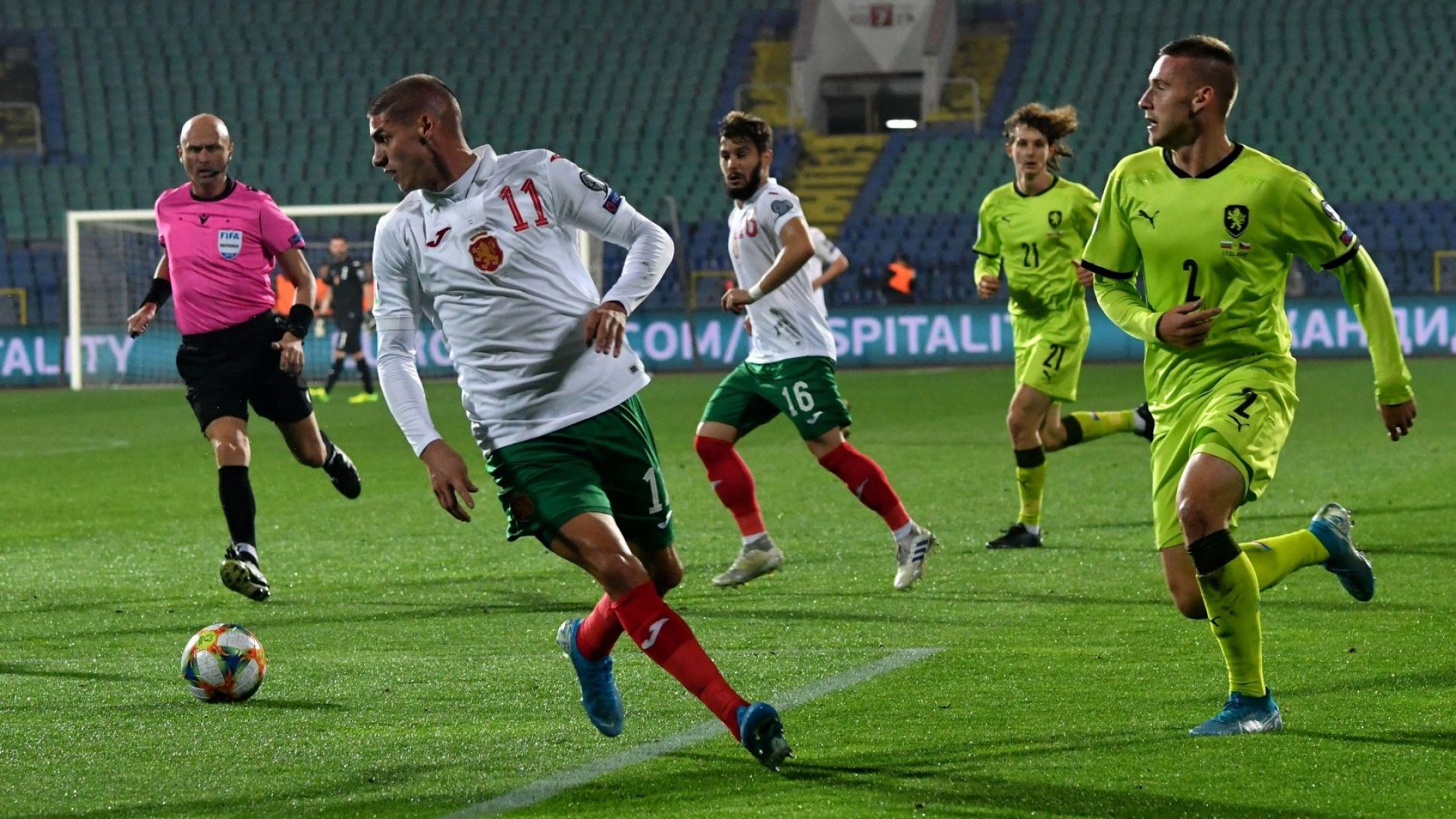 България очаква съперника си по пътя към Евро 2020