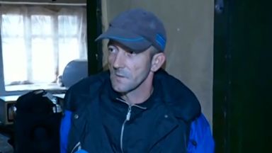 Семейство със 7 деца живее в мизерия след наводнение, търсят се доброволци за ремонт