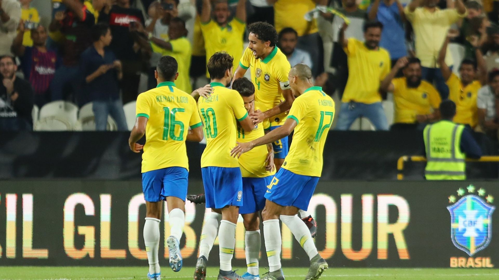 Бразилия прекъсна серия от пет мача без победа