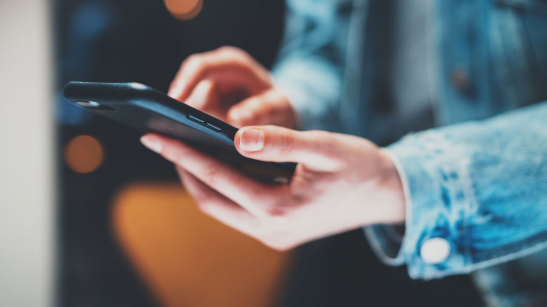 Милиони притежатели на мобилни телефони в Испания са следени тази