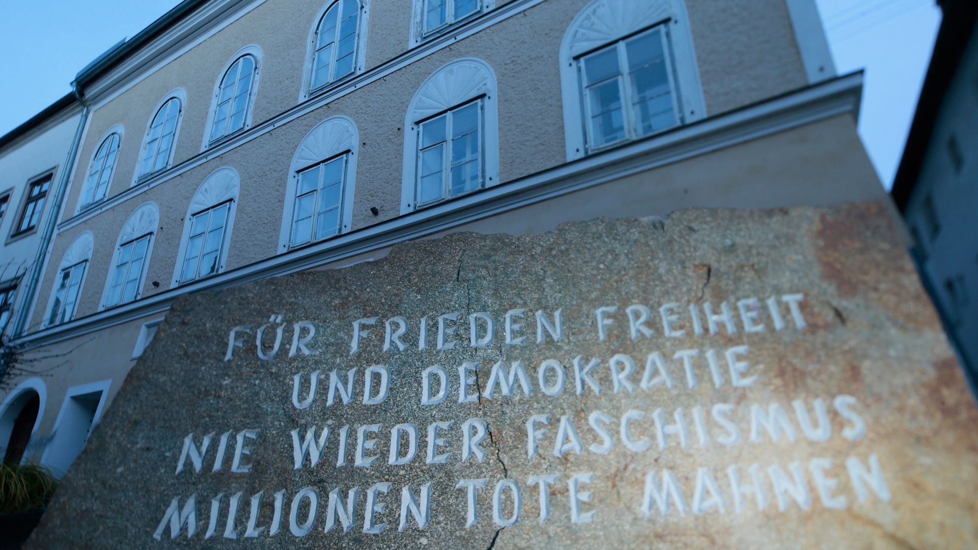 Превръщат родната къща на Адолф Хитлер в полицейски участък
