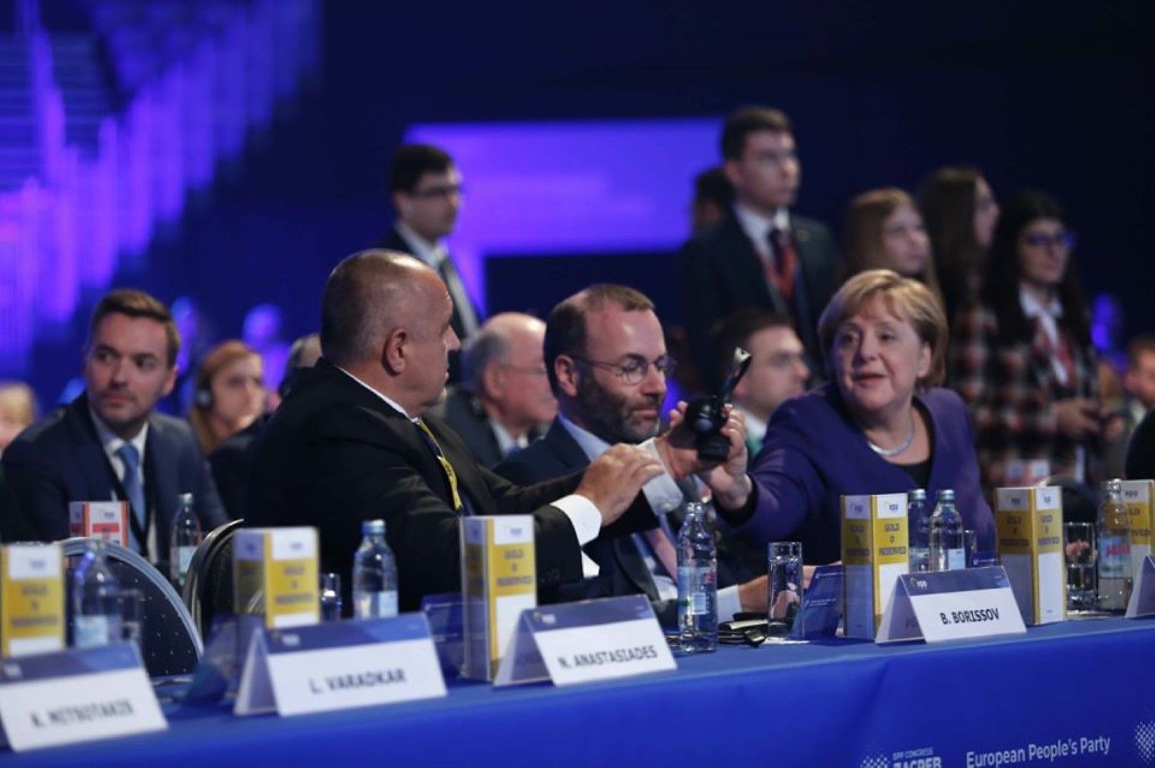  Бойко Борисов, Манфред Вебер и Ангела Меркел по време на конгреса на ЕНП в Загреб 