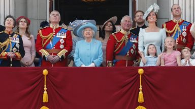 Монархията след кралица Елизабет: Стабилност или криза?